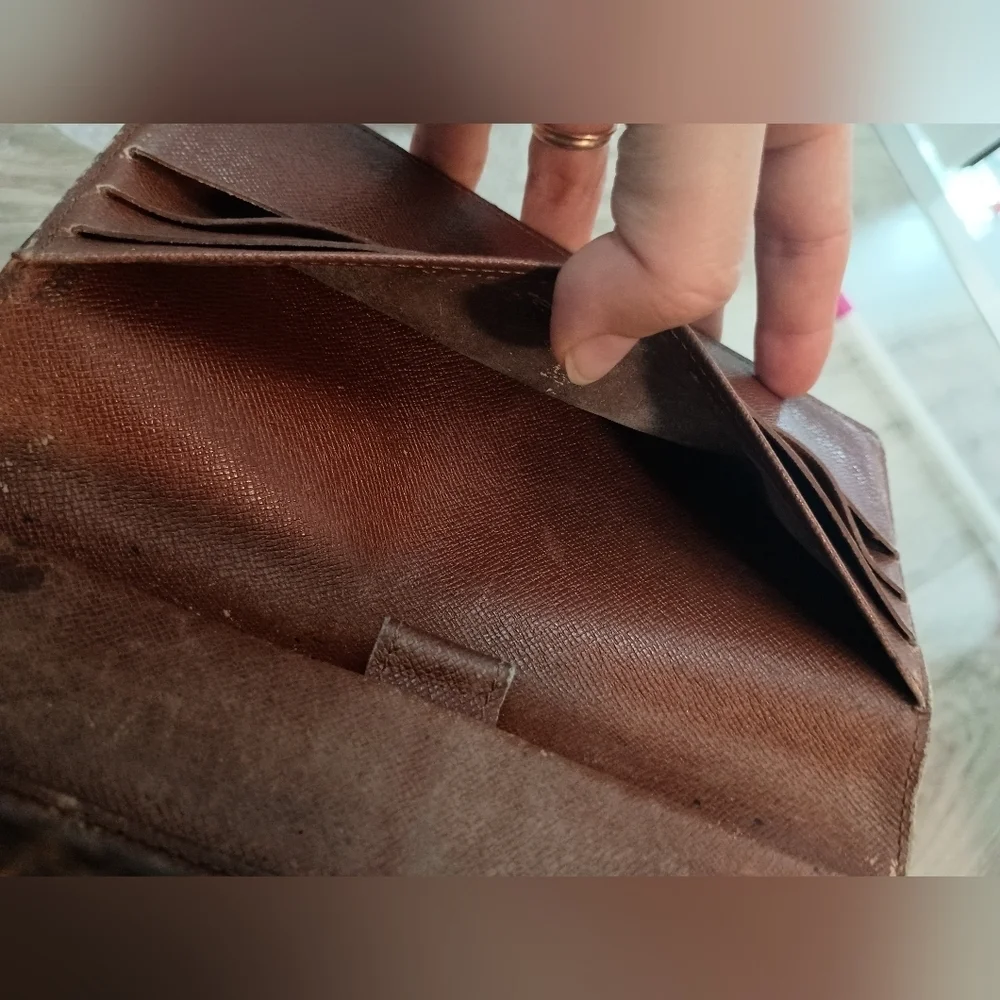 LOUIS VUITTON Porte Tresor International Wallet